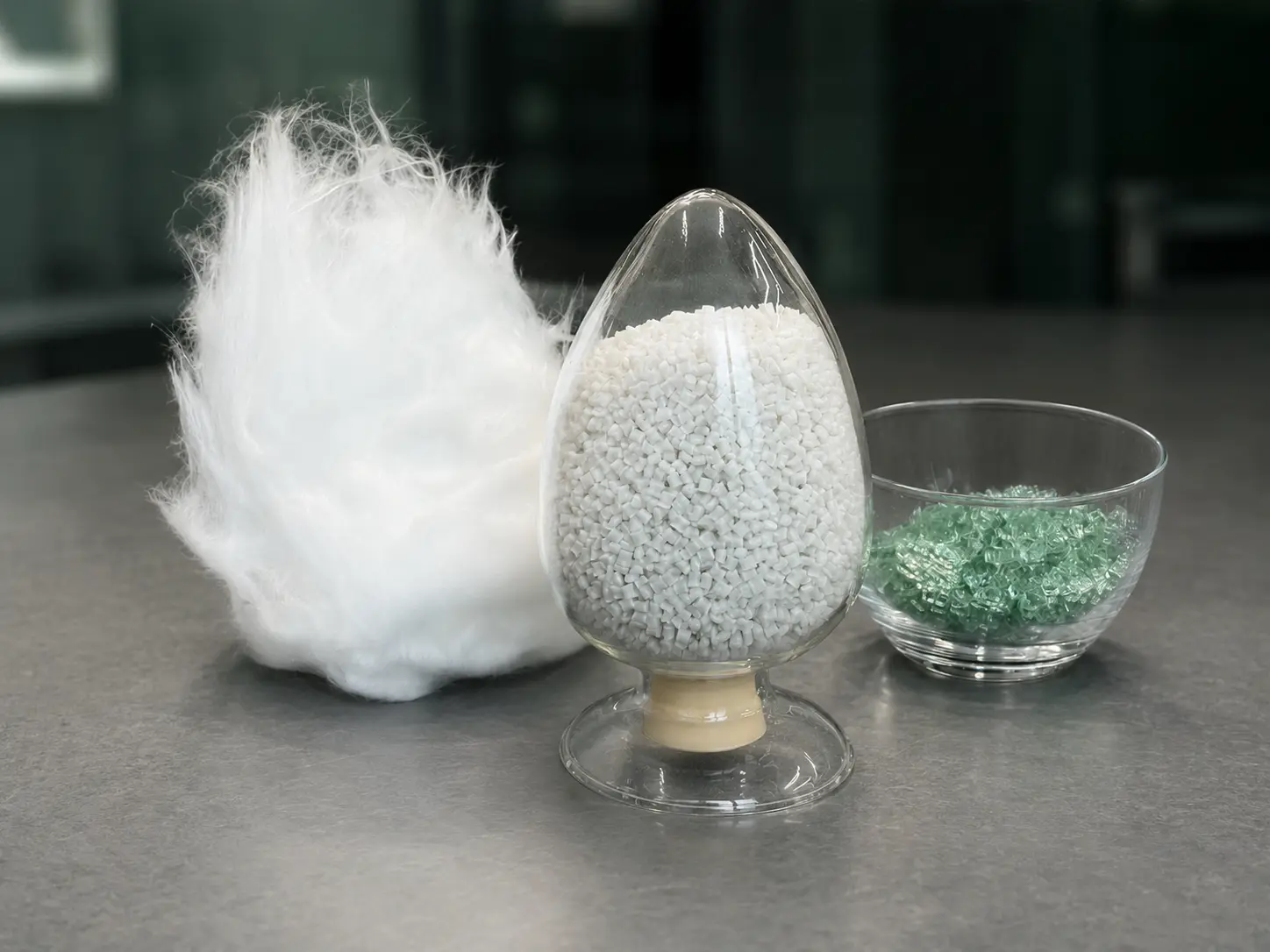 実物の廃ガラスカレット、グラスウール、Mosu-fiber MBペレット